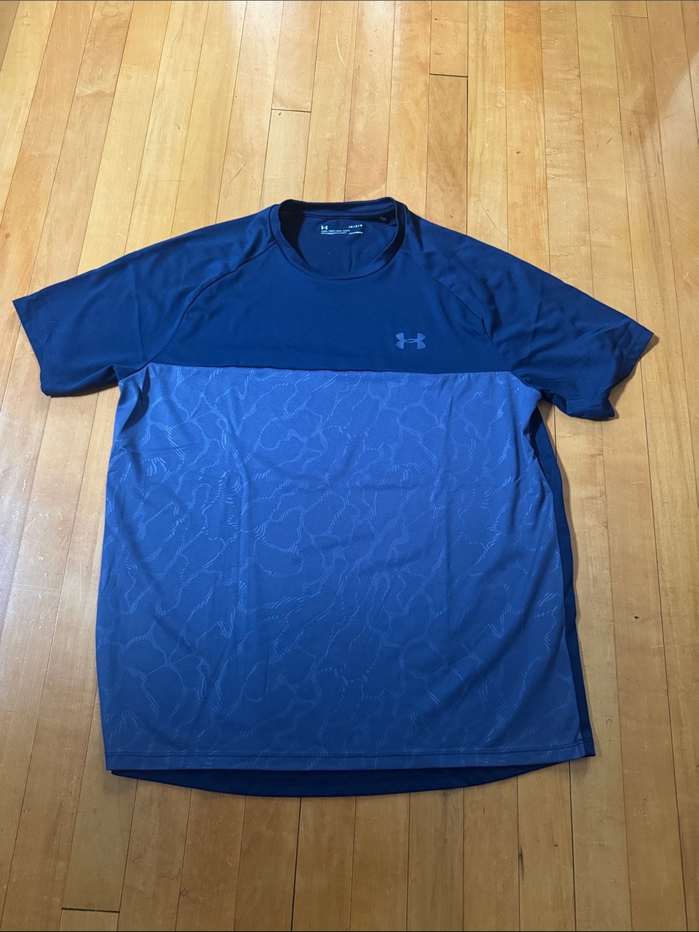 Under Armour Men’s Two-Tone Blue Short Sleeve Performance Tee